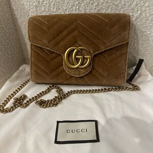 GUCCI Velvet Matelasse GG Marmont Chain Wallet